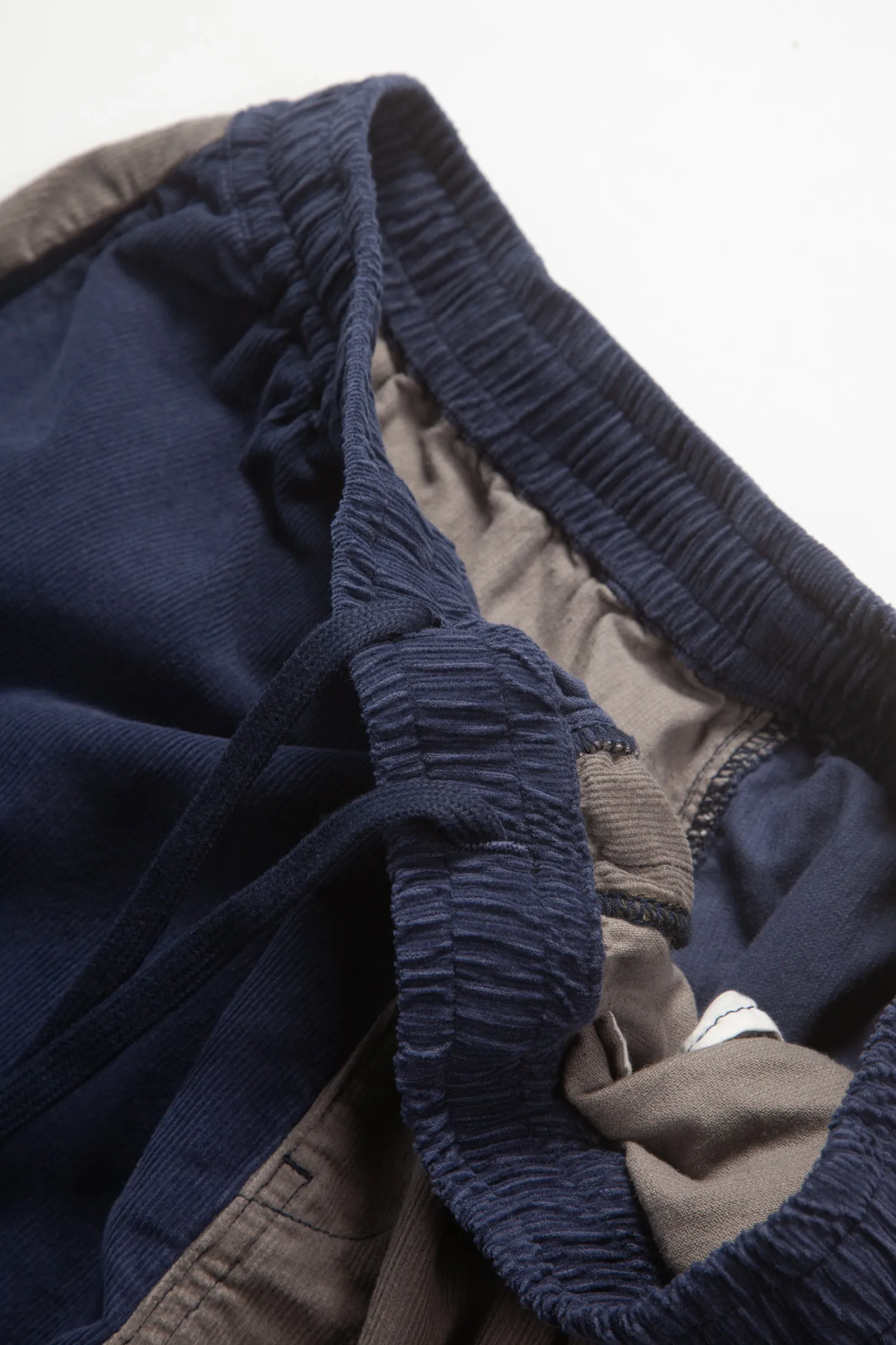 Blacksmith - Corduroy Easy Shorts - Navy/Grey