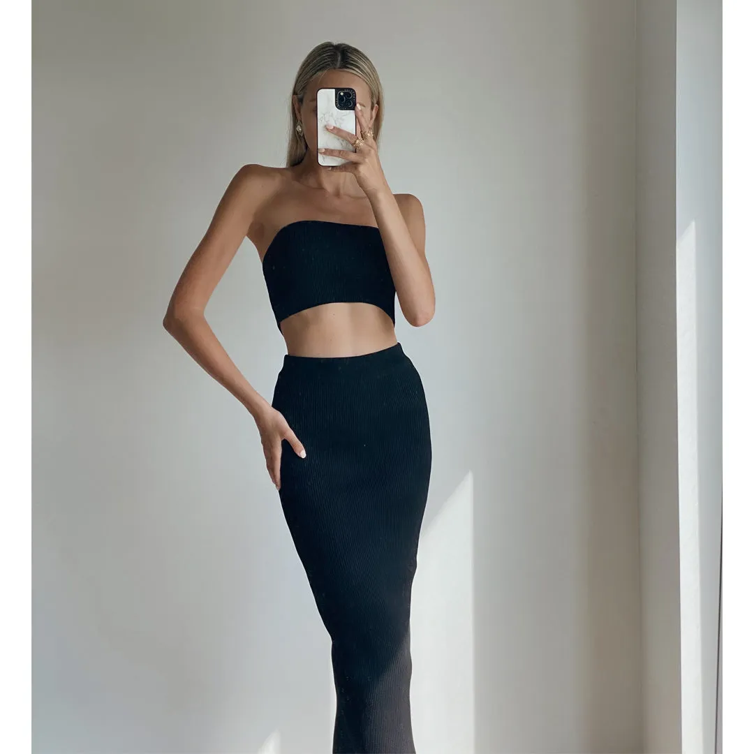 BRIELLE Black Tube Knit Crop Top