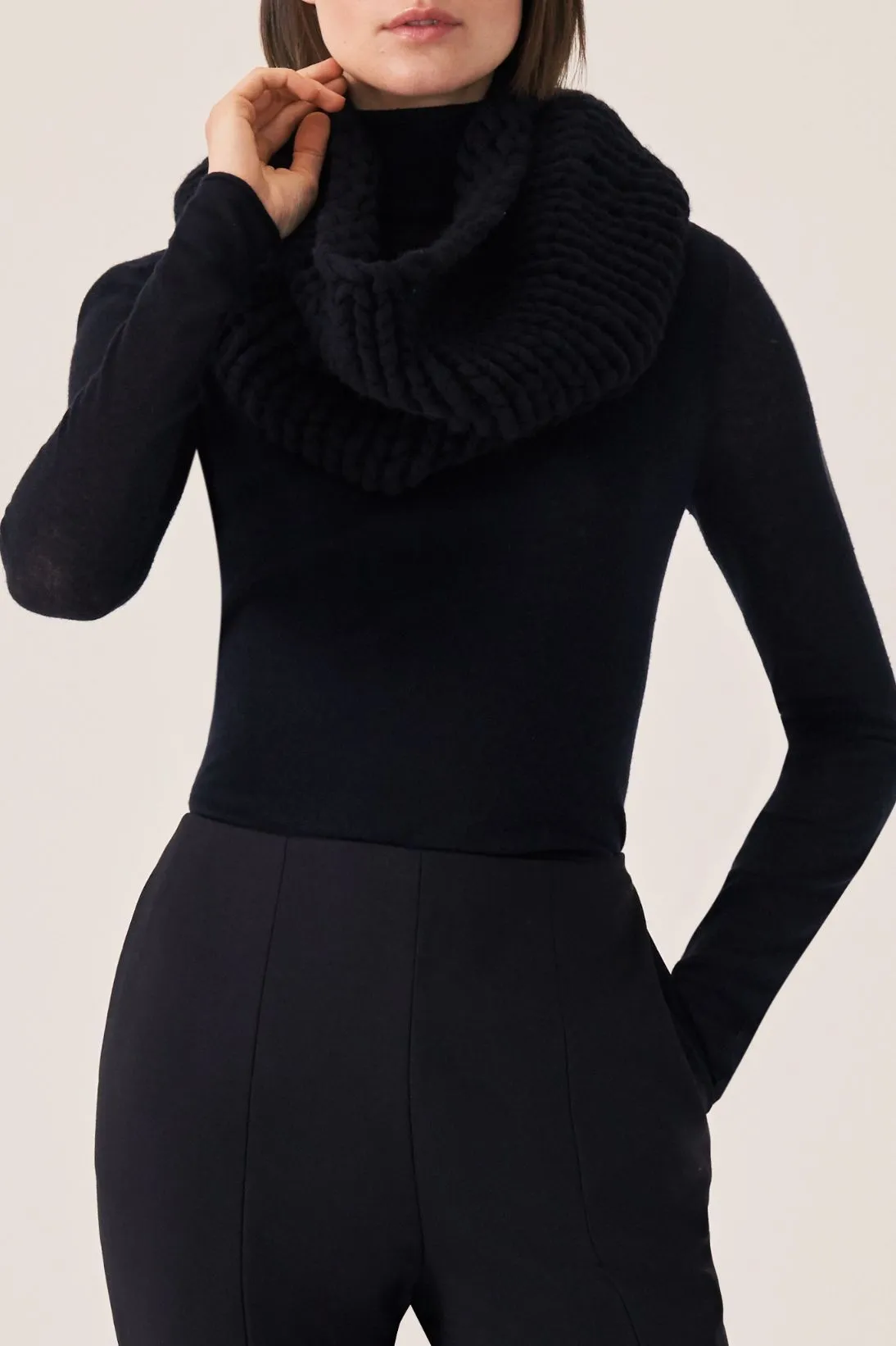 CASHMERE LOFTY HANDKNIT SNOOD