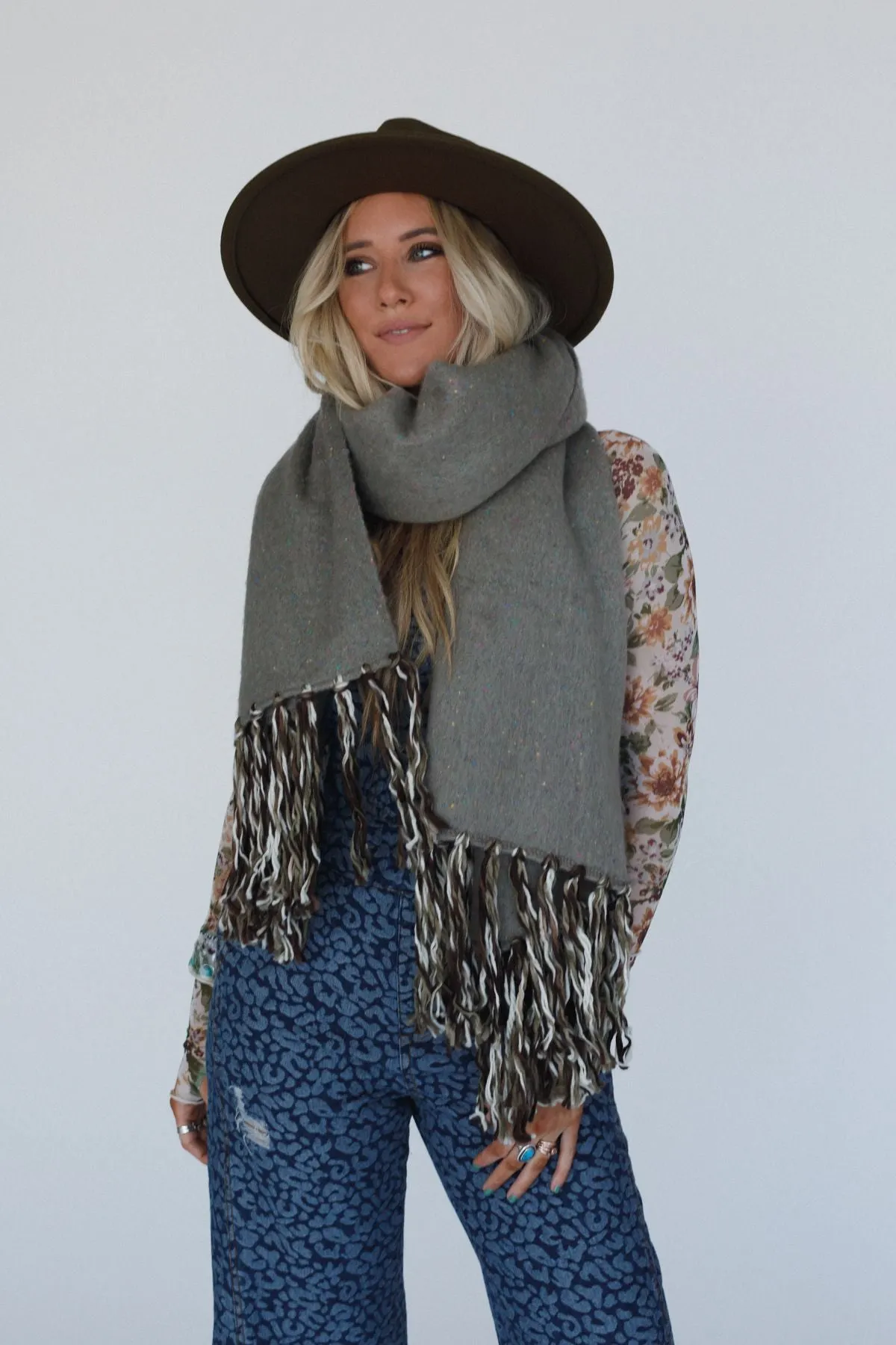 Stardust Speckled Fringe Scarf - Gray