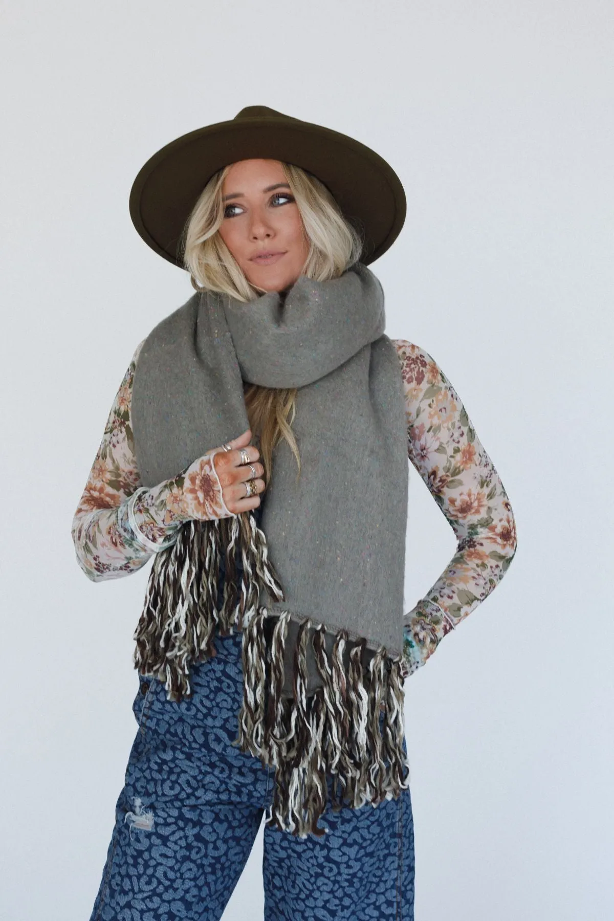 Stardust Speckled Fringe Scarf - Gray