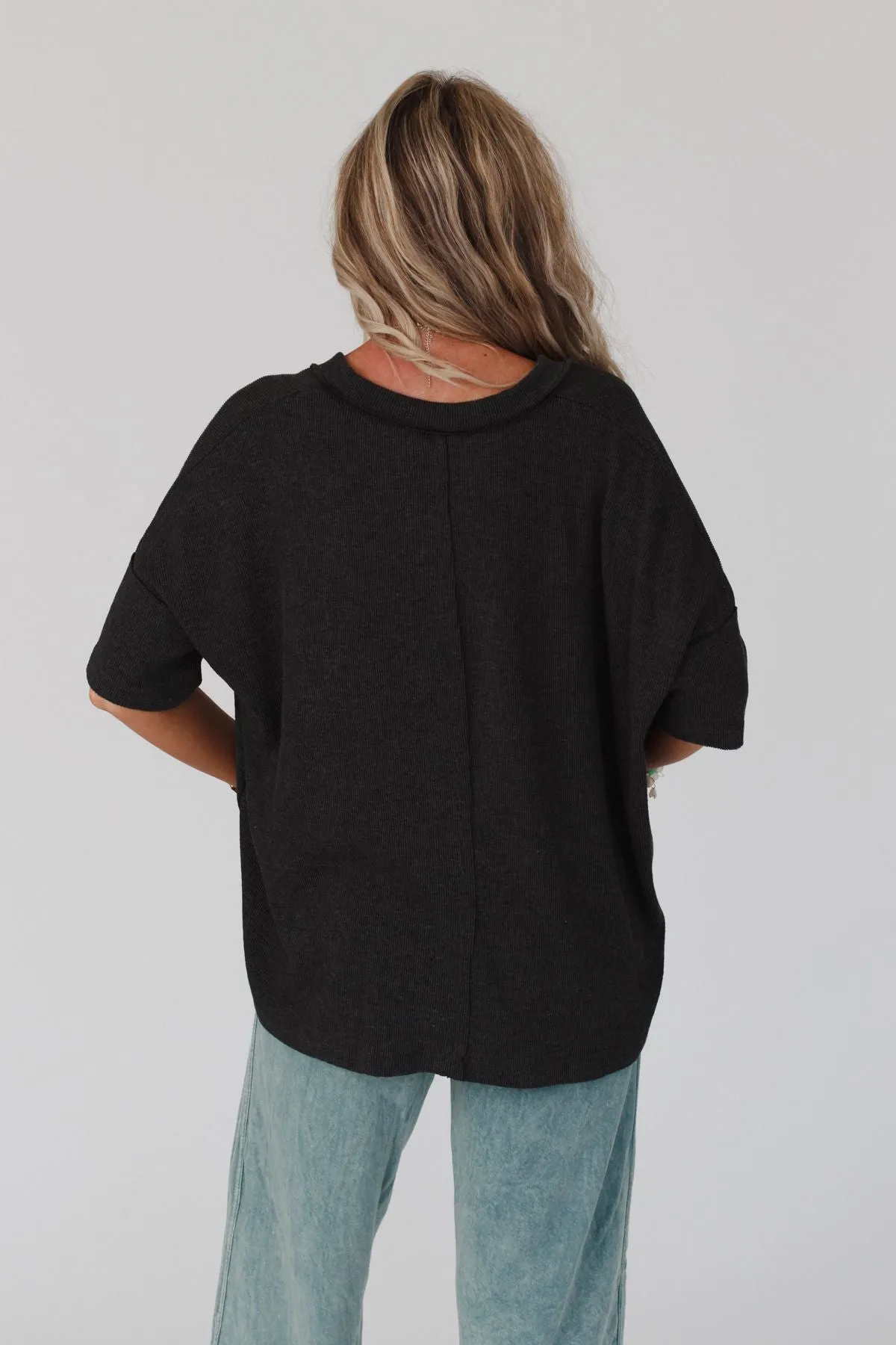 The Nest On The Go V Neck Ribbed Essential Tee - Charcoal